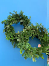 Charger l&#39;image dans la galerie, Kit DIY disco - Couronne de Noël (édition limité)
